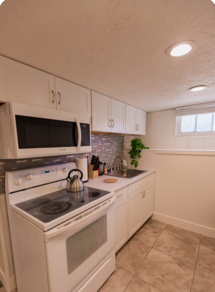 Building Photo - 64 Hartwell Ave