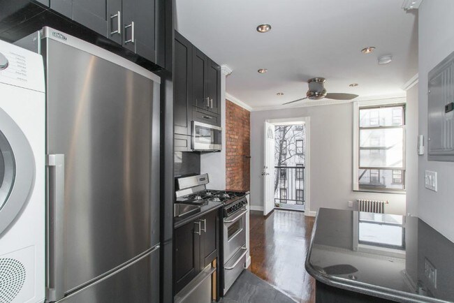 Primary Photo - 309 E 8th St