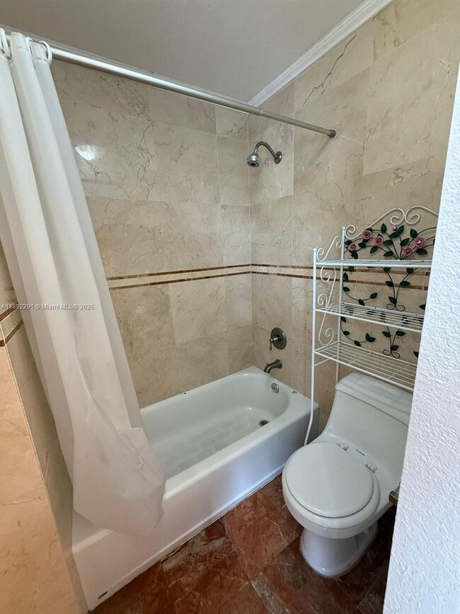 Building Photo - 10450 SW 154th Ct