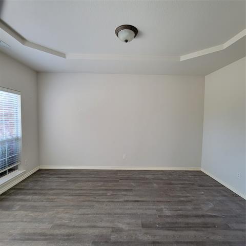 Building Photo - 5400 Meadow Valley Dr