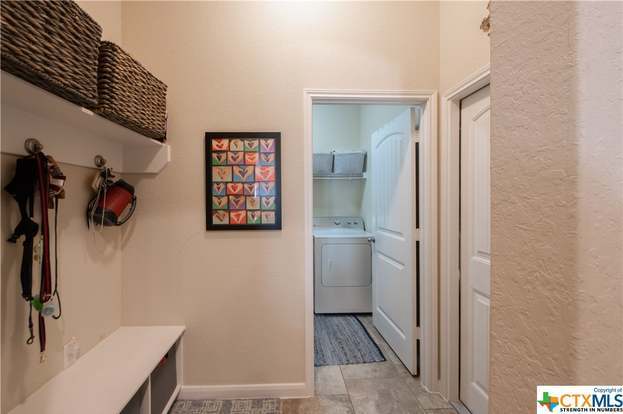 Building Photo - 5633 Briar Fld