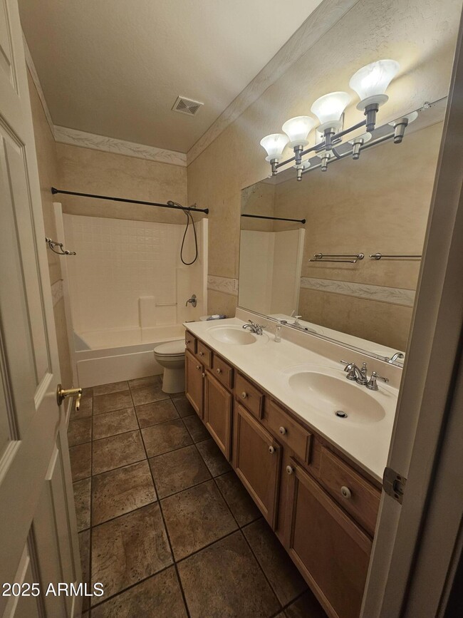 Building Photo - 12815 W Mulberry Dr
