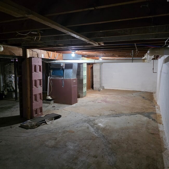 Building Photo - 1503 S 5th Ave