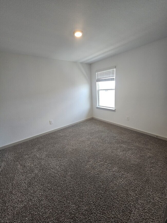 Building Photo - 12816 Heddington Grv Ln