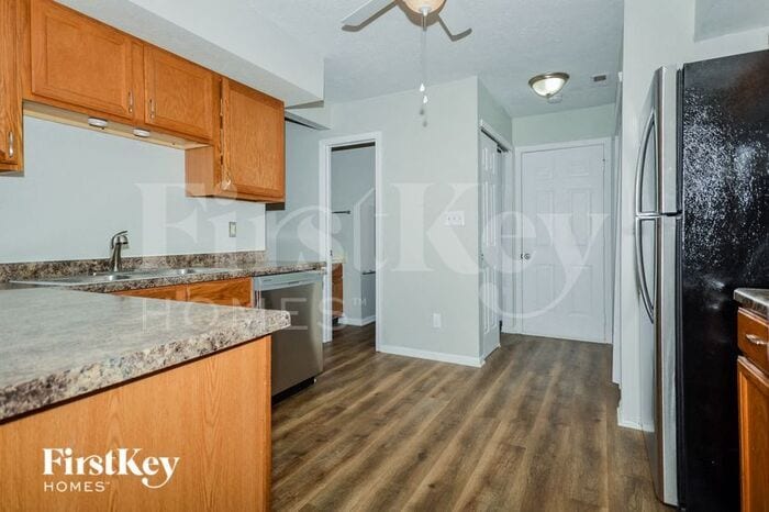 Building Photo - 4824 Ossington Ct