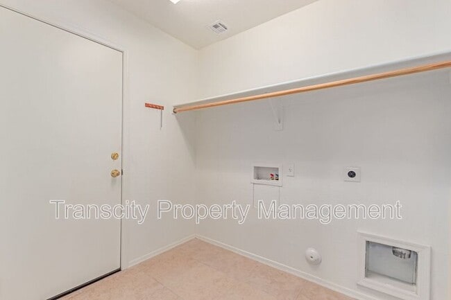 Building Photo - 45974 W Amsterdam Rd