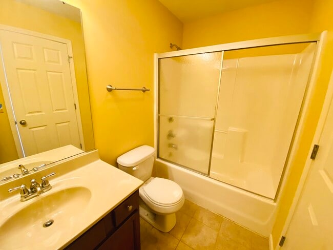 Building Photo - 1112 Ekstam Dr