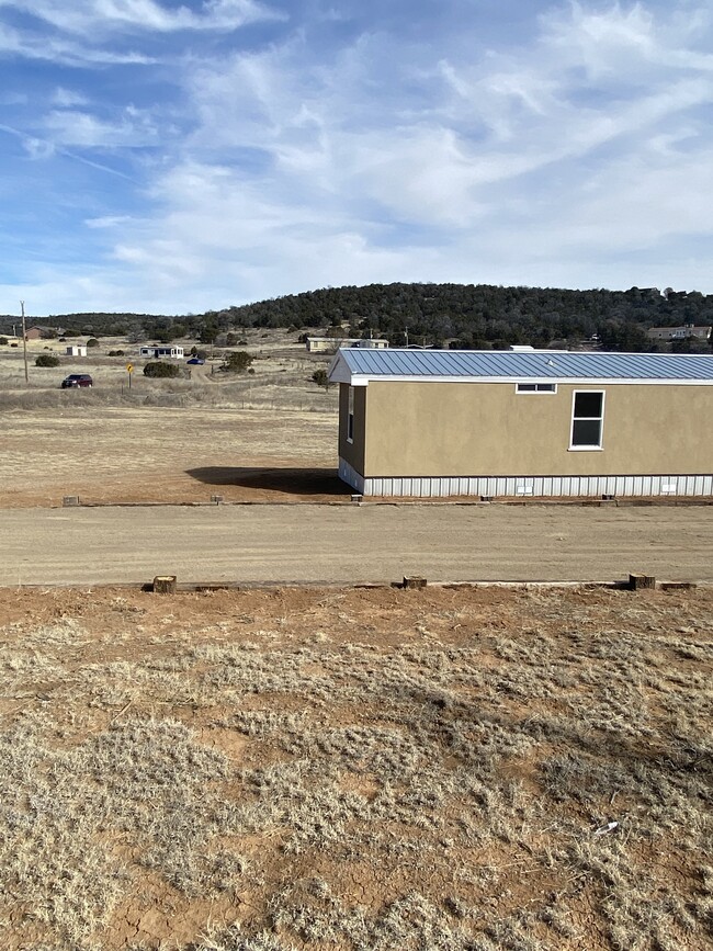 Building Photo - 131 Quiet Valley Loop