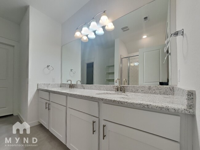 Building Photo - 15307 Grenadine Bloom Cv