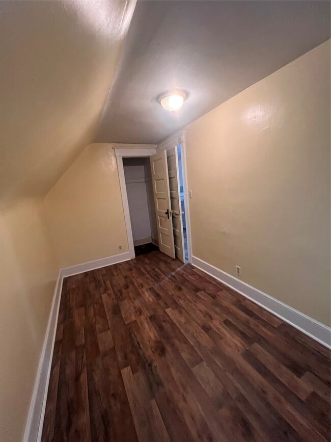 Building Photo - 155 Willow St