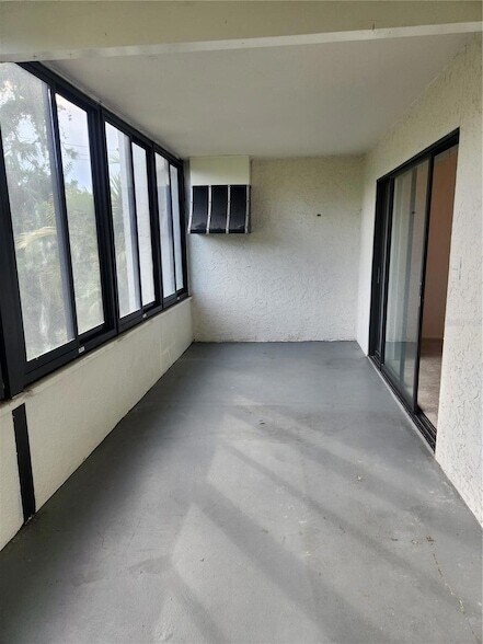 Building Photo - 173 Pinehurst Dr