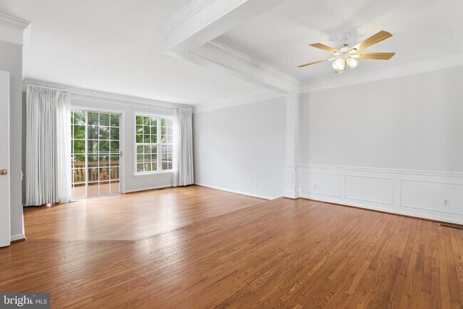 Building Photo - 6137 Manchester Park Cir