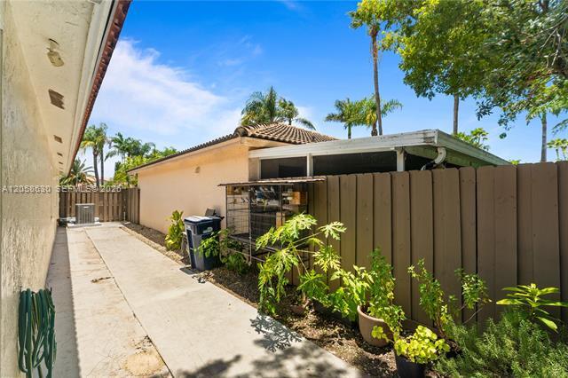 Building Photo - 8842 SW 215th Ln
