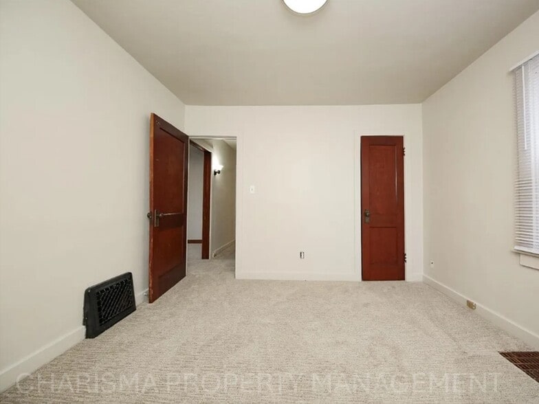 Building Photo - 1330 W 14th St