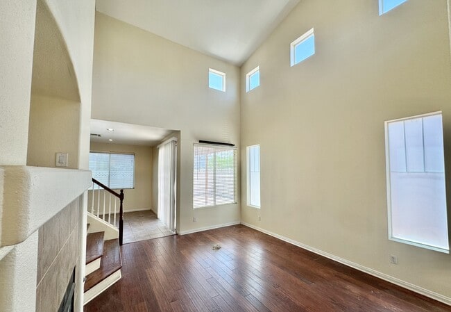 Building Photo - 6039 Glowing Cottage Ct