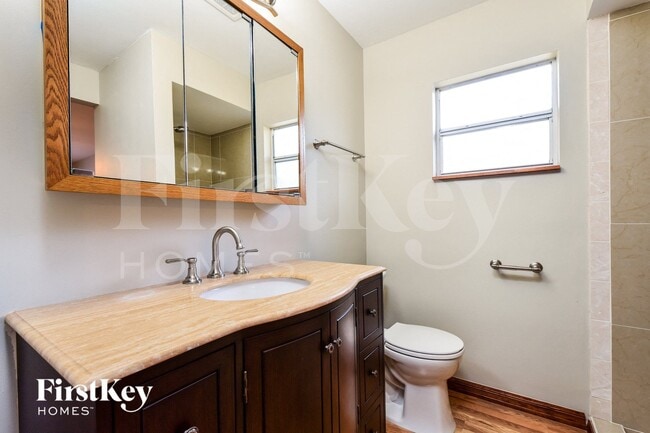 Building Photo - 3330 SW 27th Ave