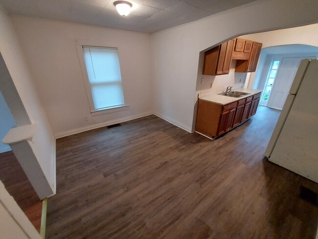 Building Photo - COMING SOON! 3 BEDROOM 1 BATH IN WINSTON-S...