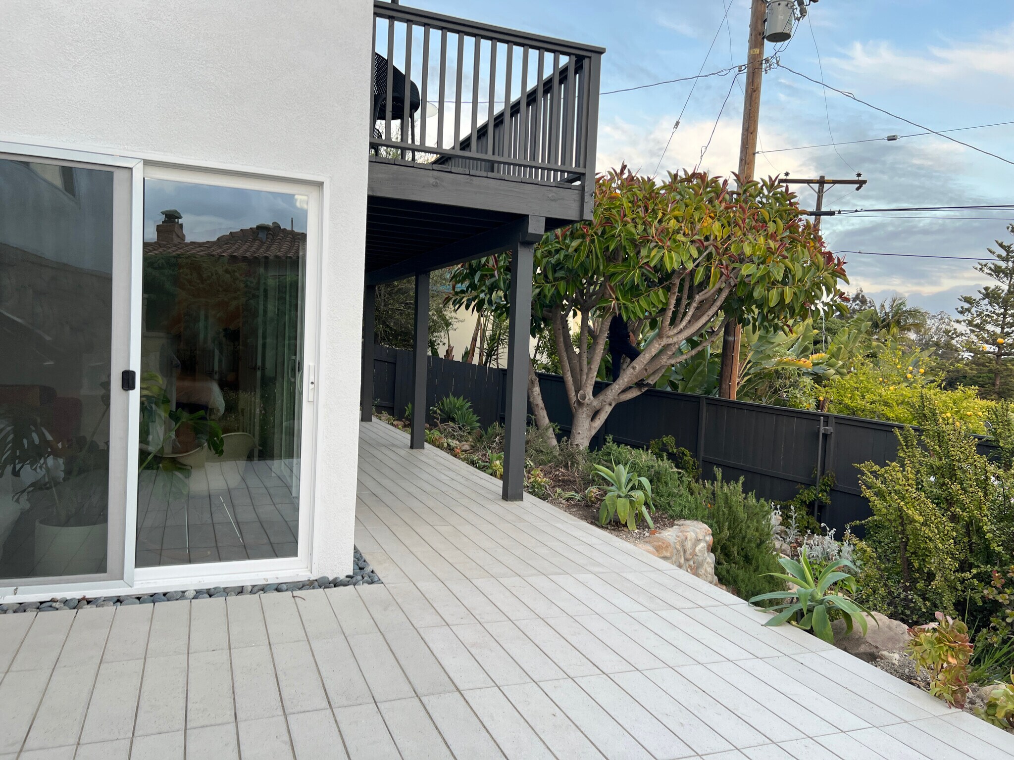 Building Photo - 1252 De la Guerra Rd