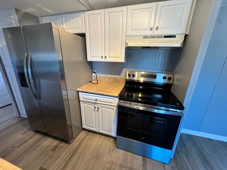 Building Photo - 3739 Whispering Pines Dr