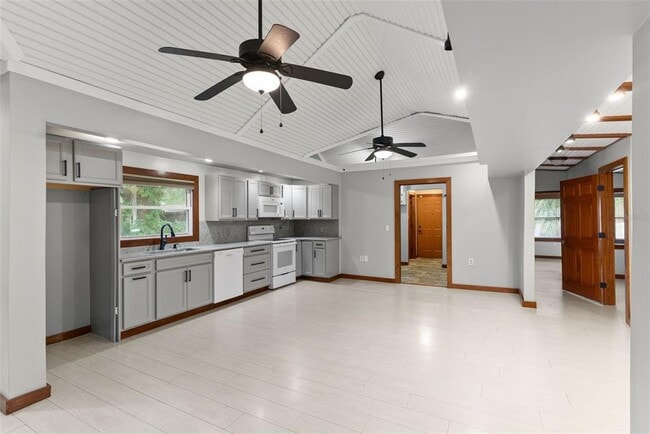 Building Photo - 10519 Bridgewood Dr