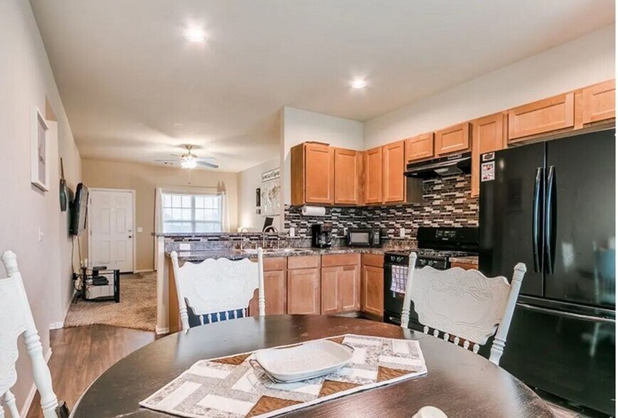 Building Photo - 13229 Bridgewater Dr