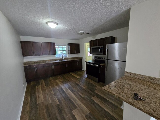 Building Photo - 3882 Dale Rd