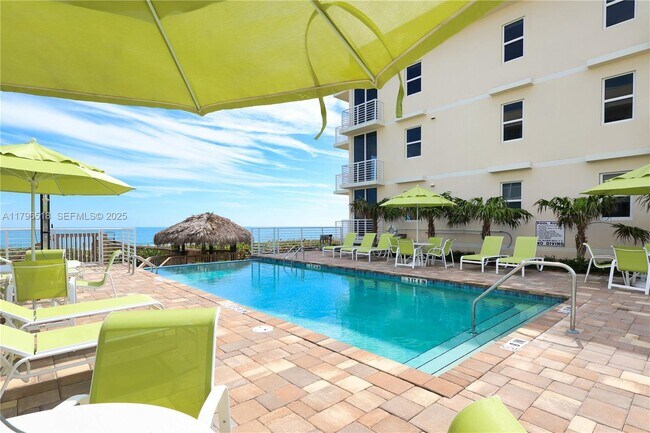 Building Photo - 4810 N Hwy A1A