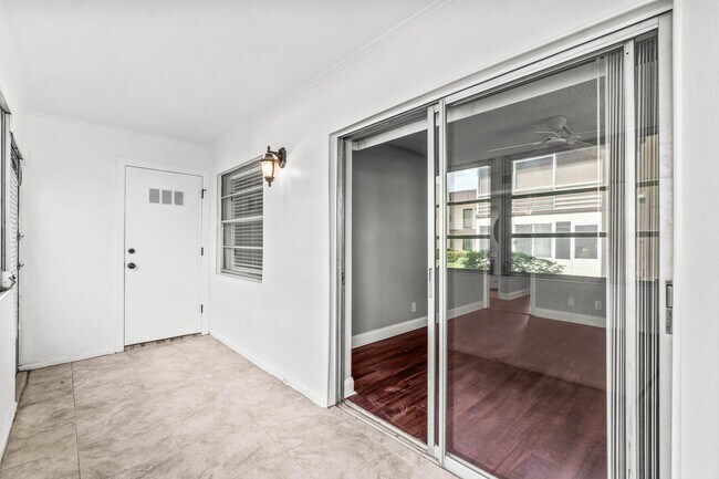 Building Photo - 733 Normandy Trail