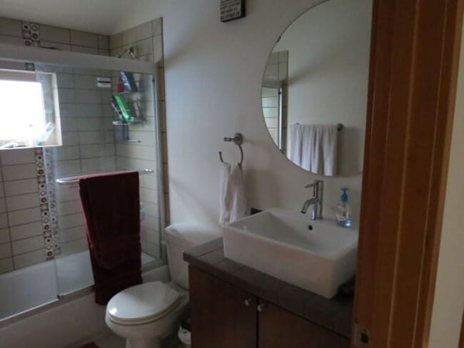 Building Photo - Beautiful 2 Bed Townhome Conveniently Located In Seattle!