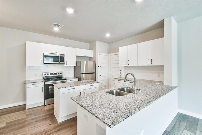 Building Photo - 25129 Pacific Wren Dr