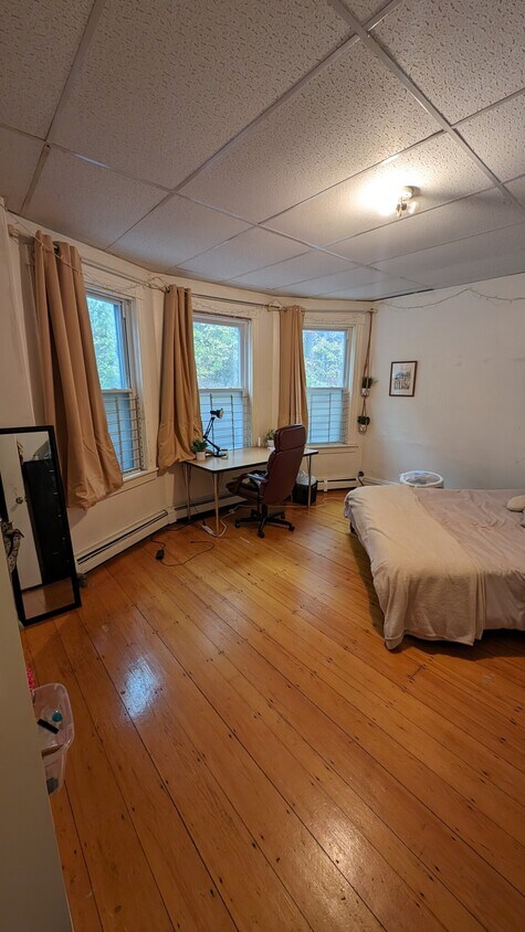 Primary Photo - 50 Fisher Ave