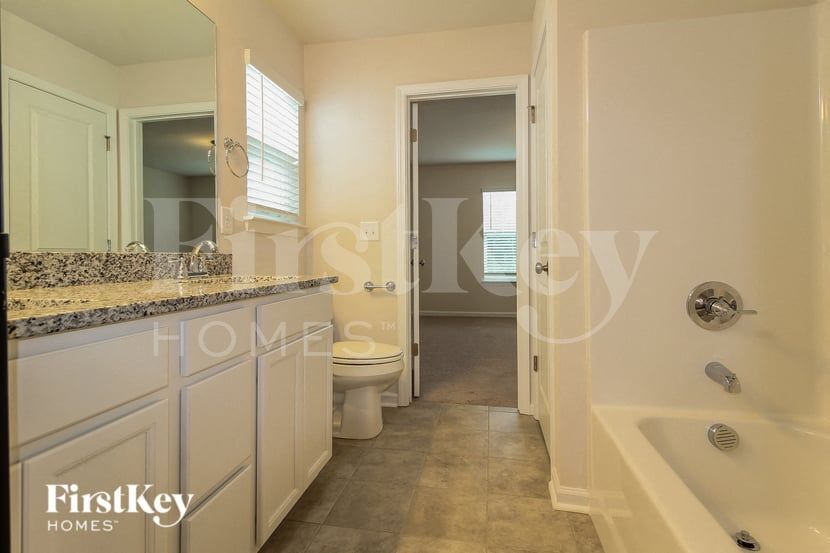 Building Photo - 9 Wild Lily Dr