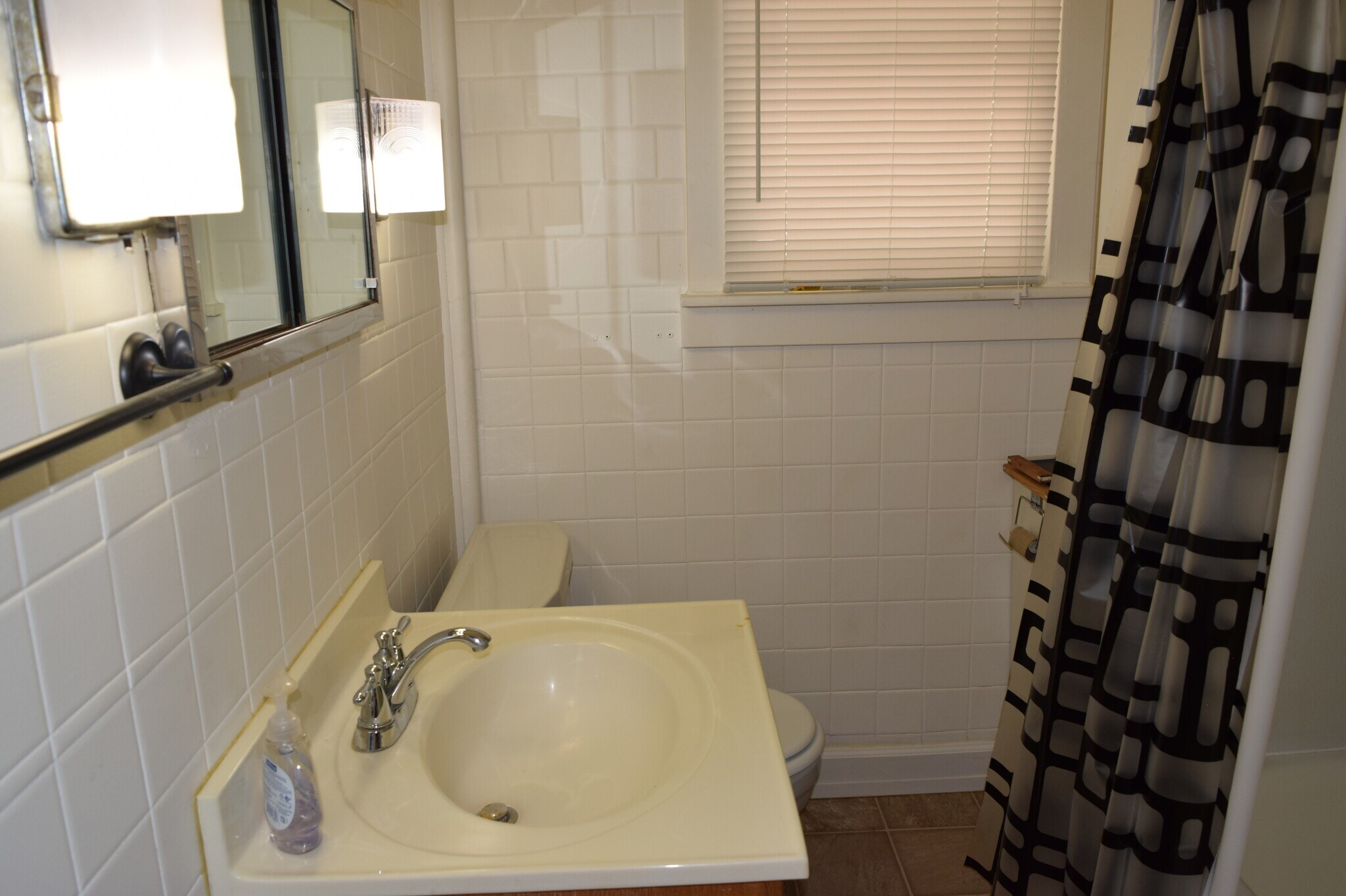 Building Photo - 861 Brackenridge Ave
