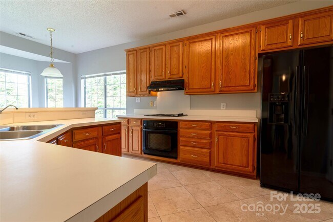 Building Photo - 6138 Garamond Ct