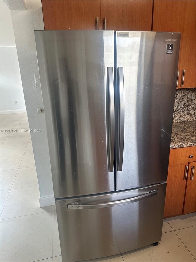 Building Photo - 16800 NE 4th Ct