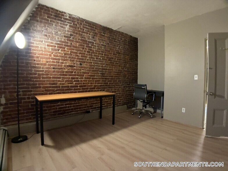 Building Photo - 23 Worcester Square