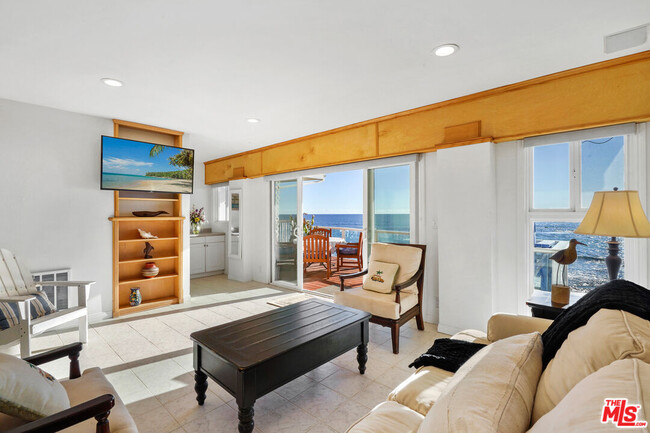 Building Photo - 11876 S Beach Club Way