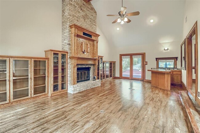 Building Photo - 213 Hurst Creek Rd