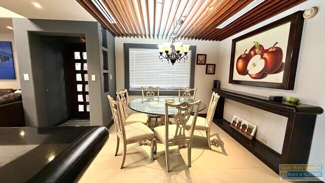 Building Photo - 106 W Morningside Dr