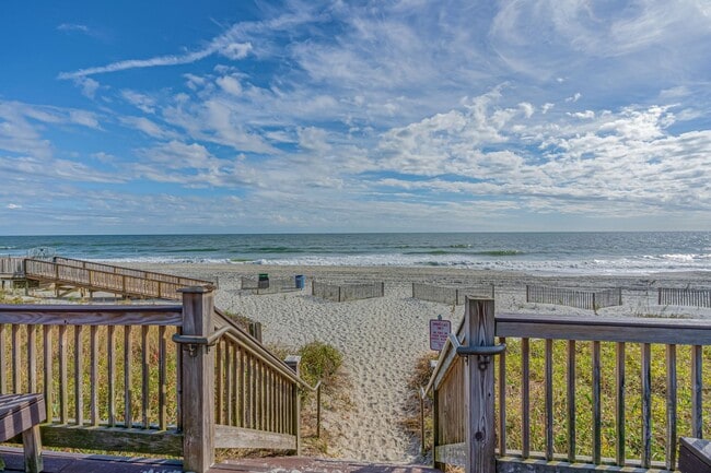 Building Photo - 3-Bedroom | 3.5-Bath Home for Rent in The Dunes – Myrtle Beach