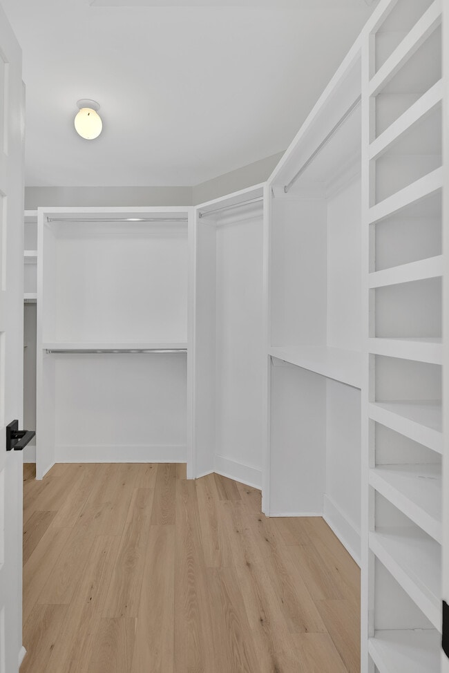 Building Photo - 368 Glenrose Ave