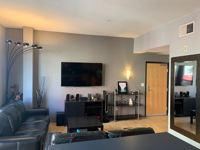 Building Photo - 777 Sixth Ave