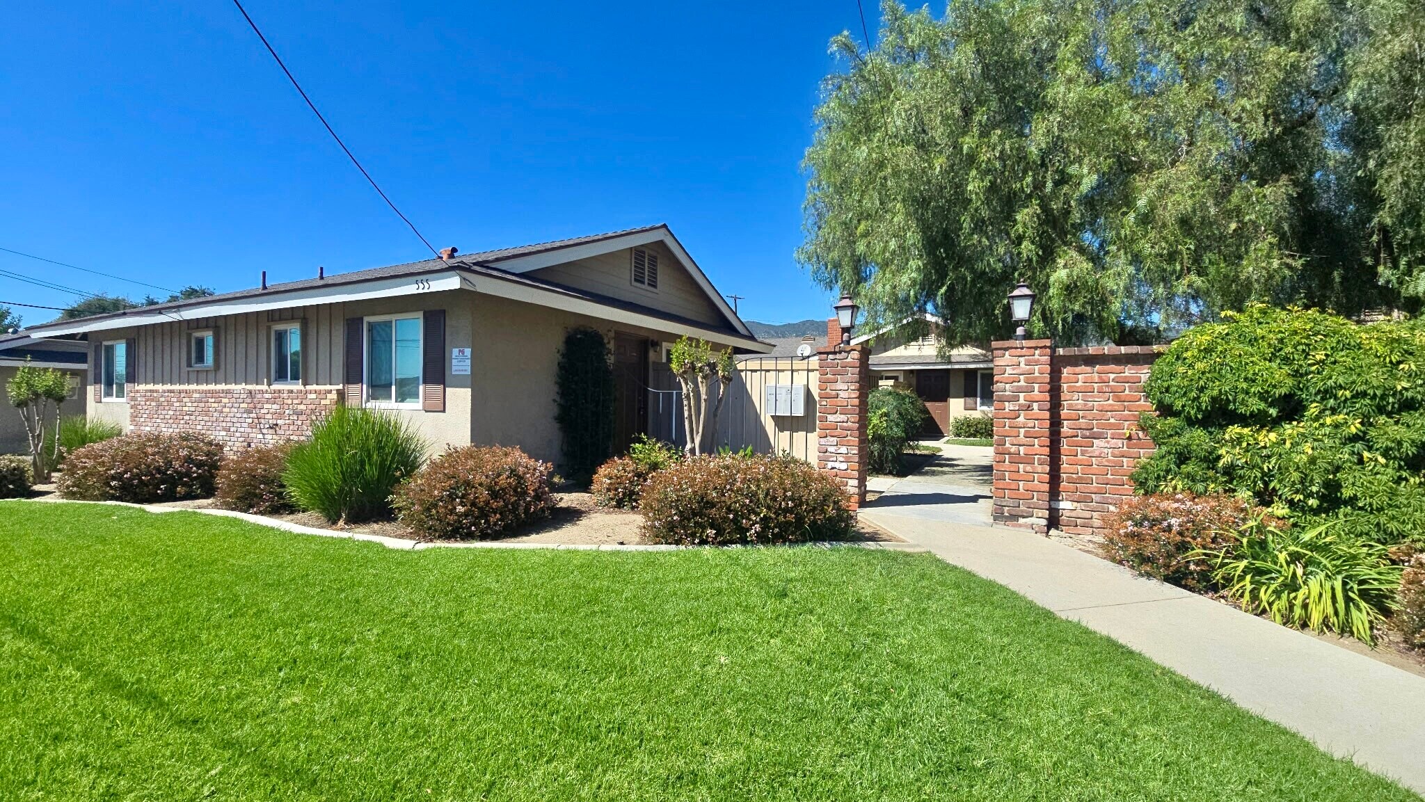 Building Photo - 555 E Lemon Ave