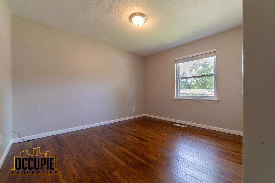 Building Photo - 3906 William Dr
