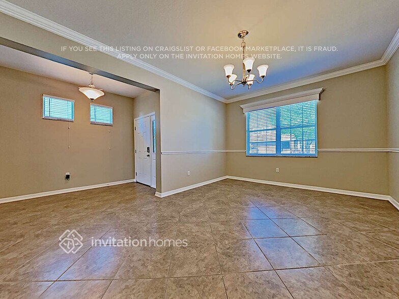 Building Photo - 325 Mirasol Ln
