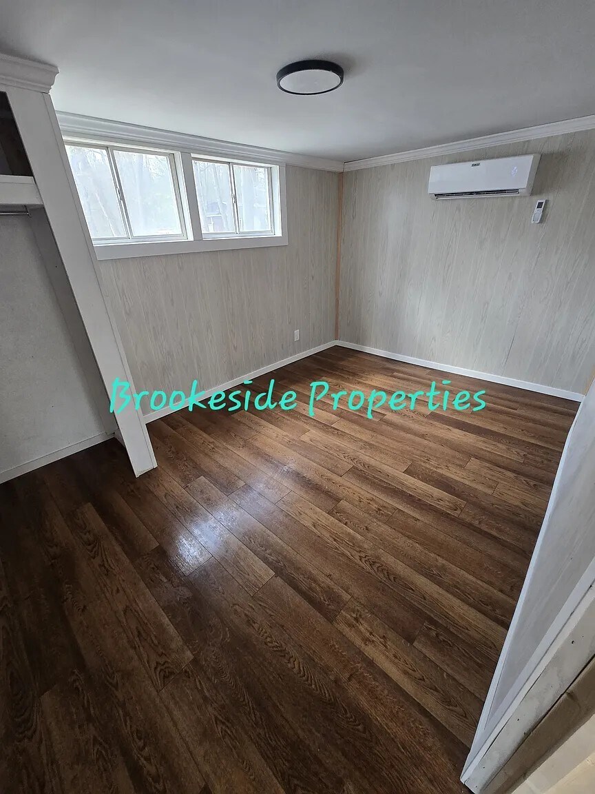 Bedroom - 1326 E Hess Lake Dr