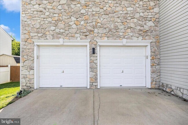 Building Photo - 1504 Larel Ct