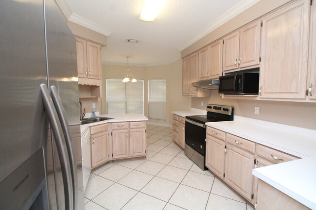 Building Photo - Spacious 3BR/3BA Holley by the Sea Home wi...