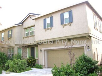 Building Photo - Great 3 bedroom 3 bath home
