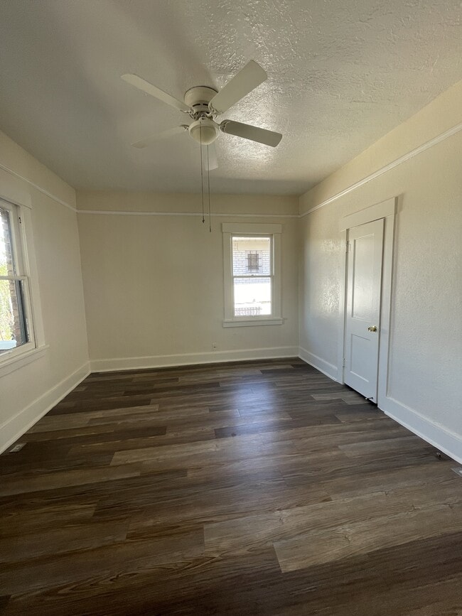 Building Photo - 1518 Lawton Dr